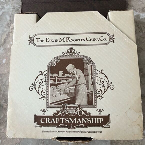 Vintage, legendary Scarlett and Rhett Finale Collectible Plate, size 10 in - Picture 4 of 5